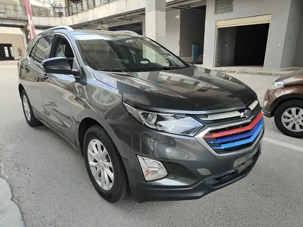 Фото 4 - Chevrolet Equinox