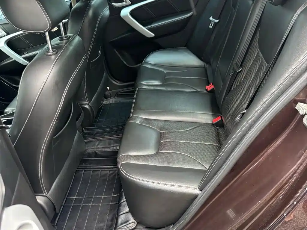 Фото 5 - Geely Emgrand