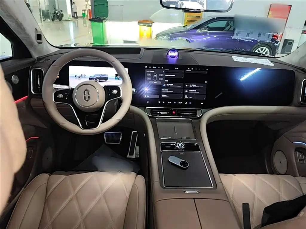 AITO Wenjie AITO M9 2025 Extended Range Ultra 52kWh 6-Seater фото 10