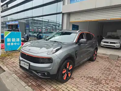 Lynk & Co 01