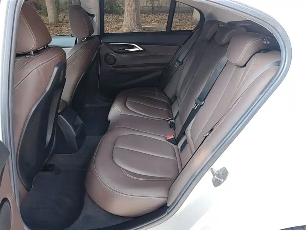 BMW 1 Series 2019 118i M Sport Package фото 17