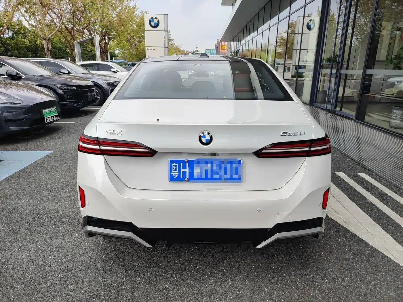 BMW 5 Series 2025 530Li Premium M Sport Package фото 5