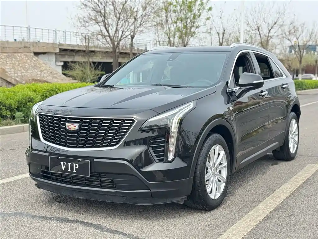 CADILLAC XT4
