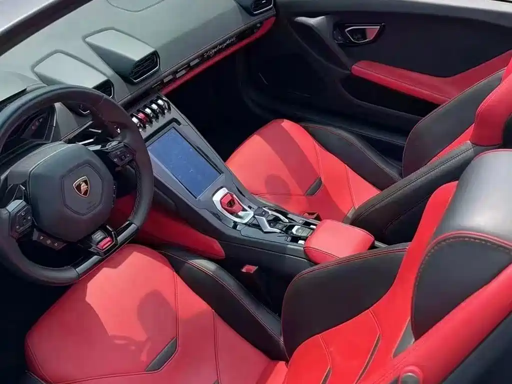 LAMBORGHINI HURACÁN