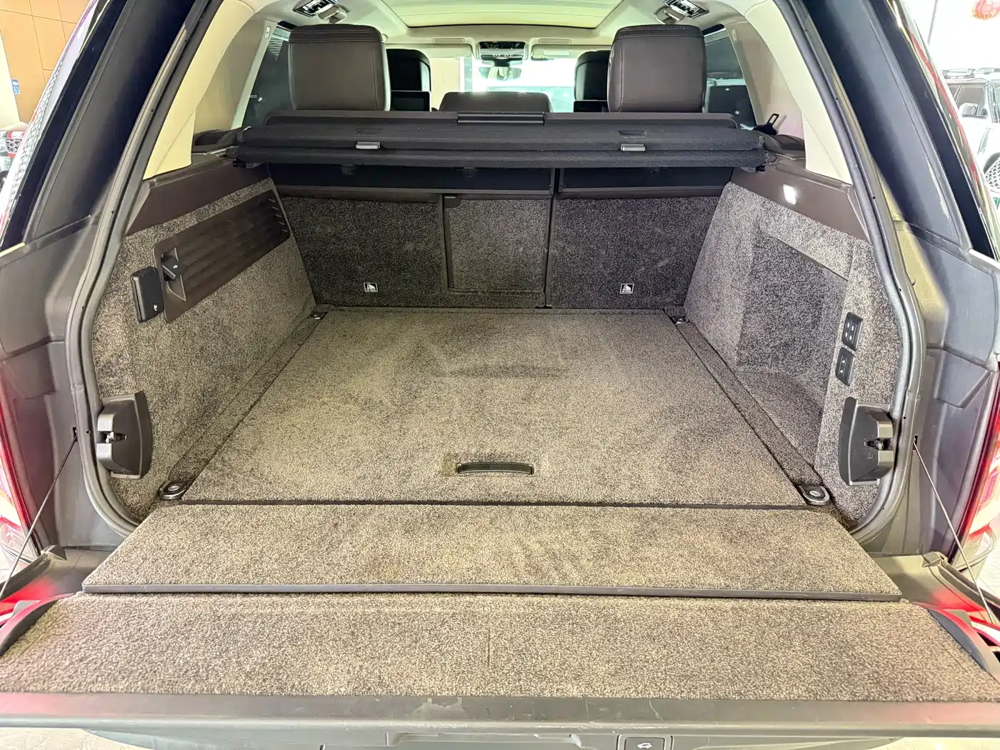 Land Rover Range Rover 2020 3.0 L6 Heritage Extended Edition фото 22
