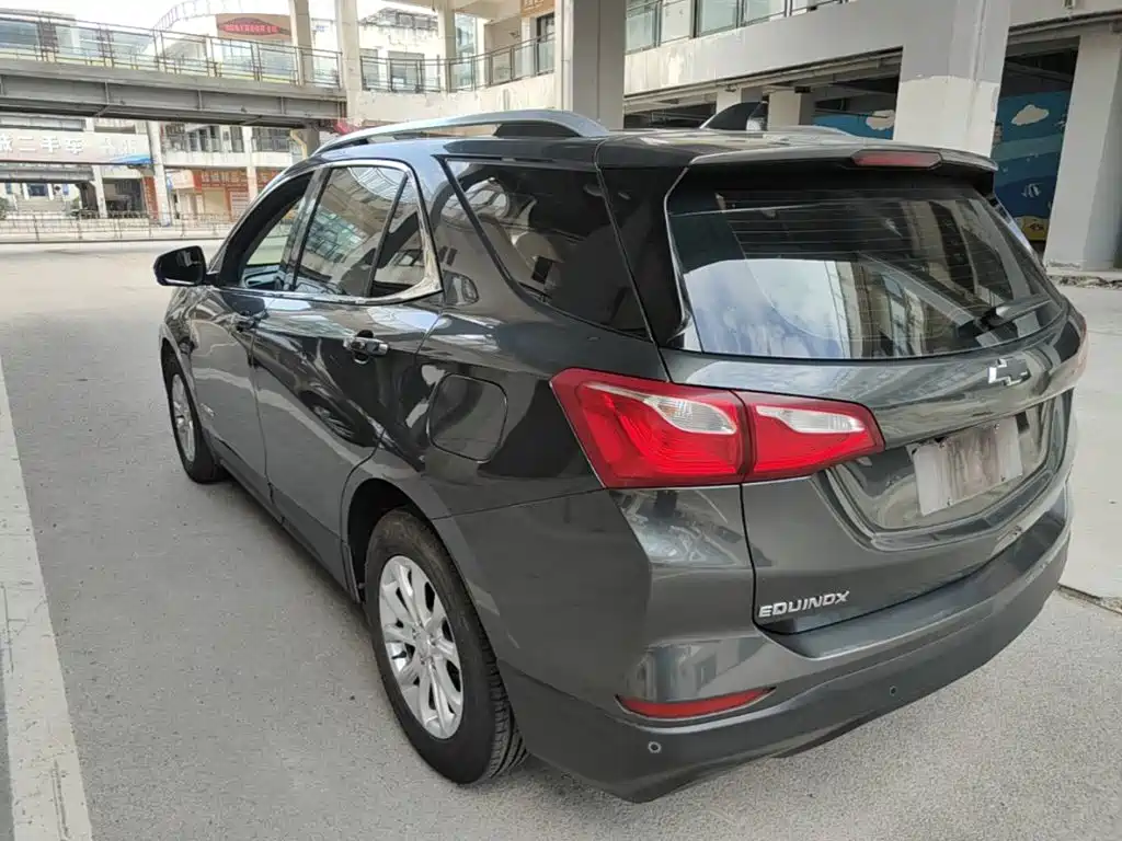 Фото 5 - Chevrolet Equinox
