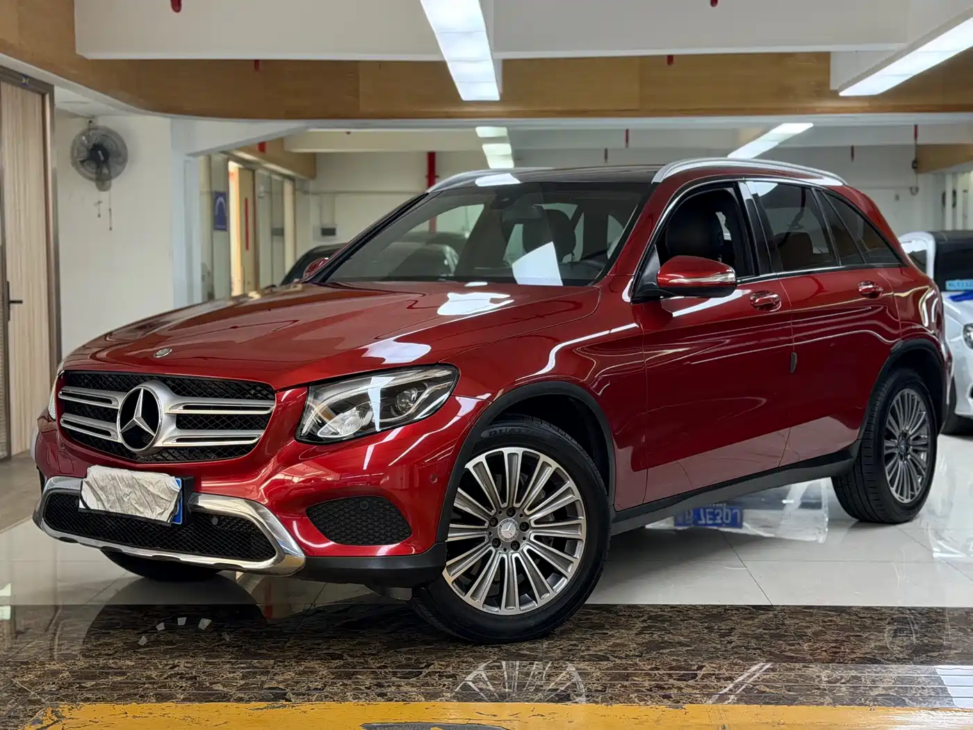 MERCEDES-BENZ GLC