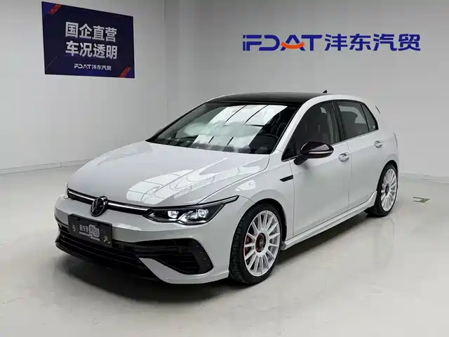 Volkswagen Golf 2024