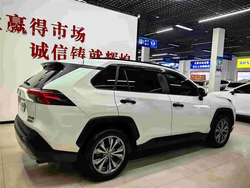 Toyota RAV4 Rongfang 2023 2.0L CVT FWD Style Plus Edition фото 6