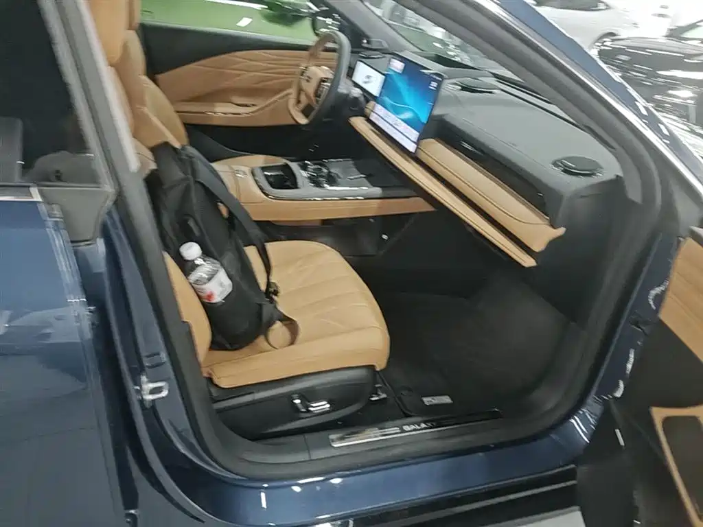 Geely Galaxy Galaxy Xingyao 8 2025 130km EM-P Starship Edition фото 25