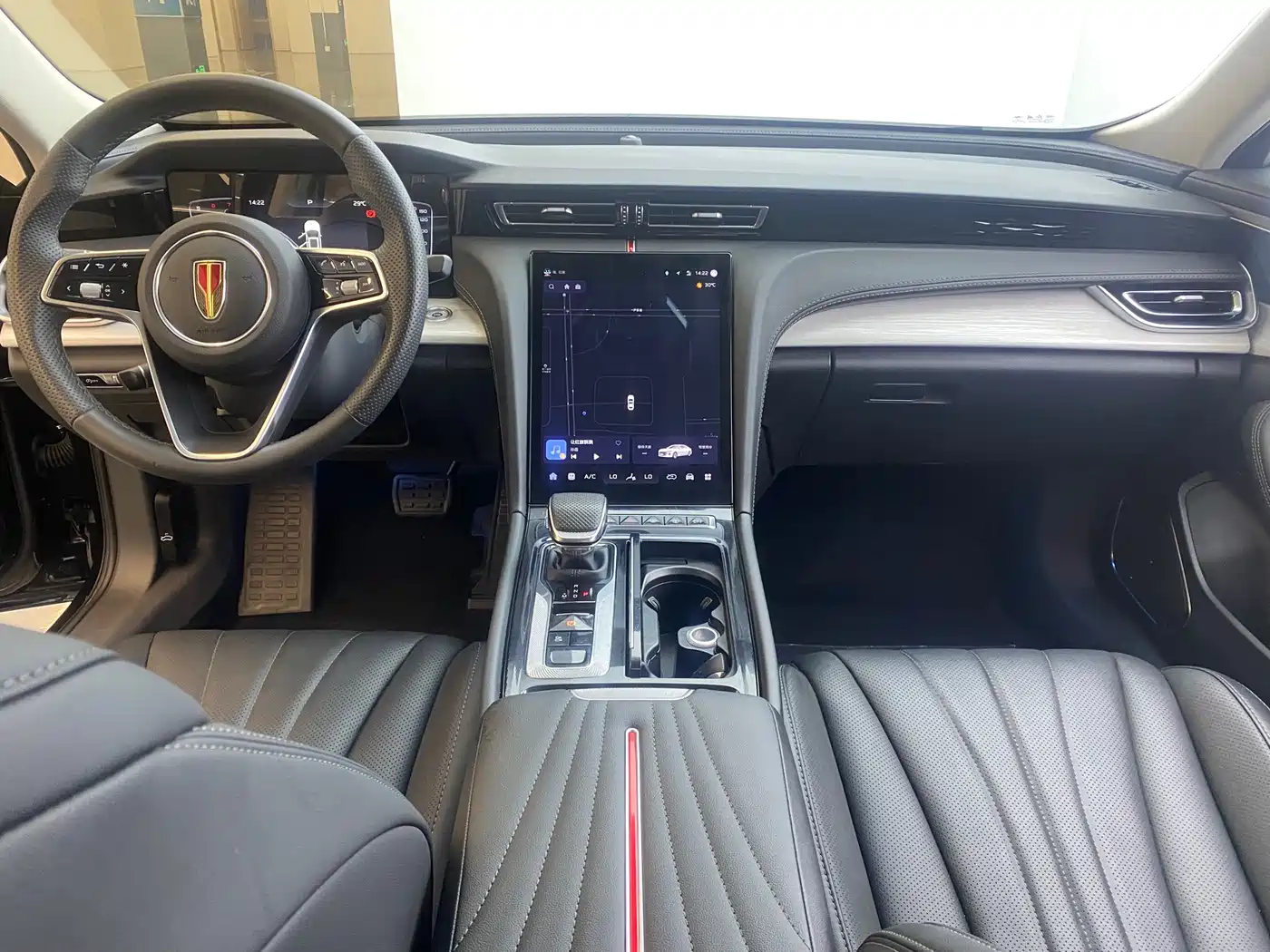Hongqi H5 2025 1.5T DCT Flag Rhythm 500,000 Units Memorial Edition фото 8