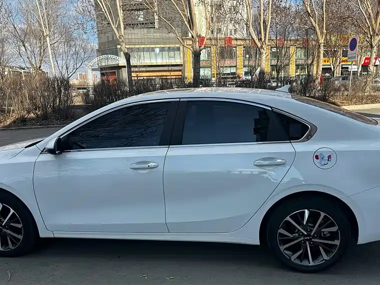Kia K3 2021 Facelift 1.5L CVT Fashion Edition фото 4