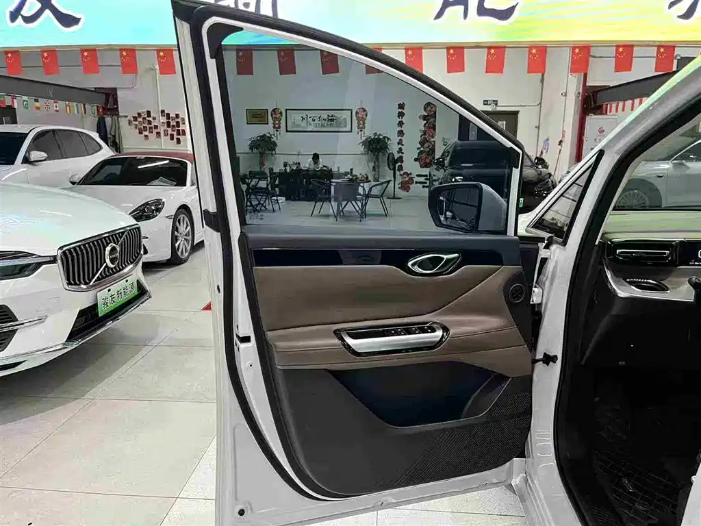 GAC Trumpchi Trumpchi E8 NEV 2024 150km PRO фото 17