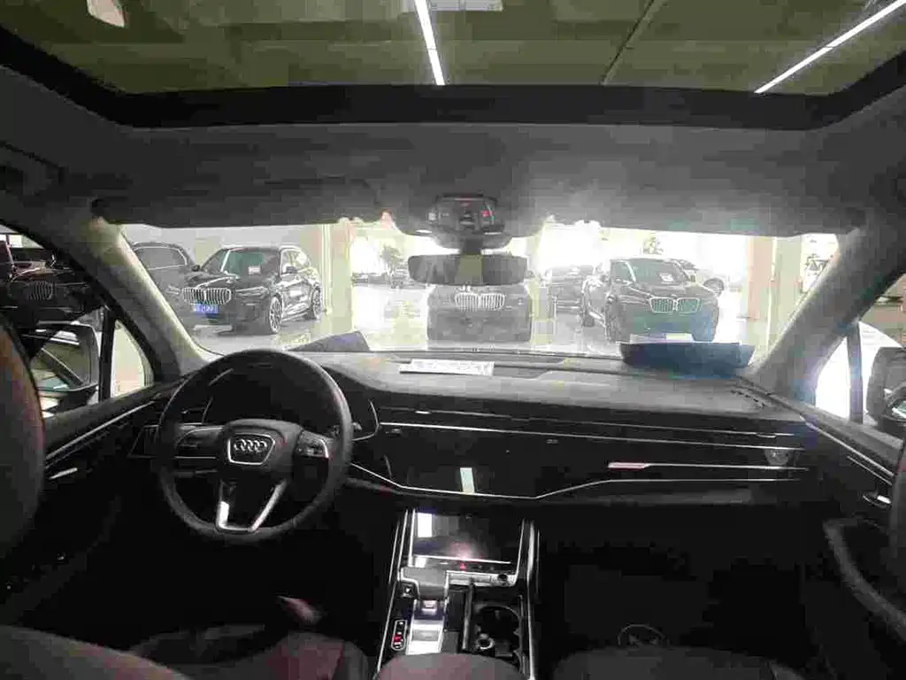 Audi Q7 2024 45 TFSI quattro S line Black Warrior фото 9