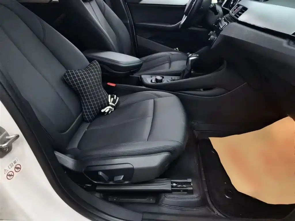 BMW X1 2019 sDrive20Li Leading Model фото 25