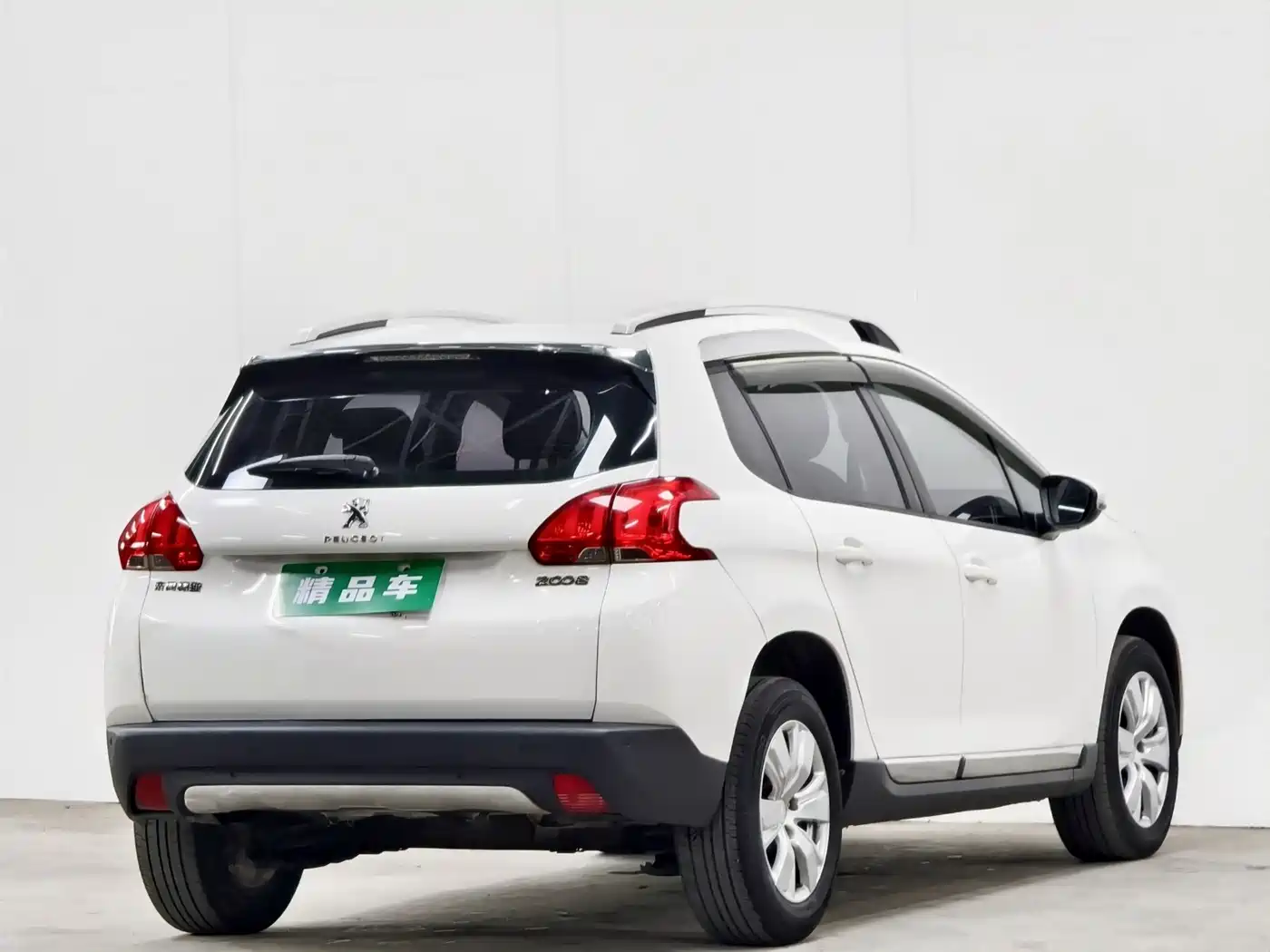 Peugeot 2008 2014 1.6L Automatic Fashion Edition фото 4