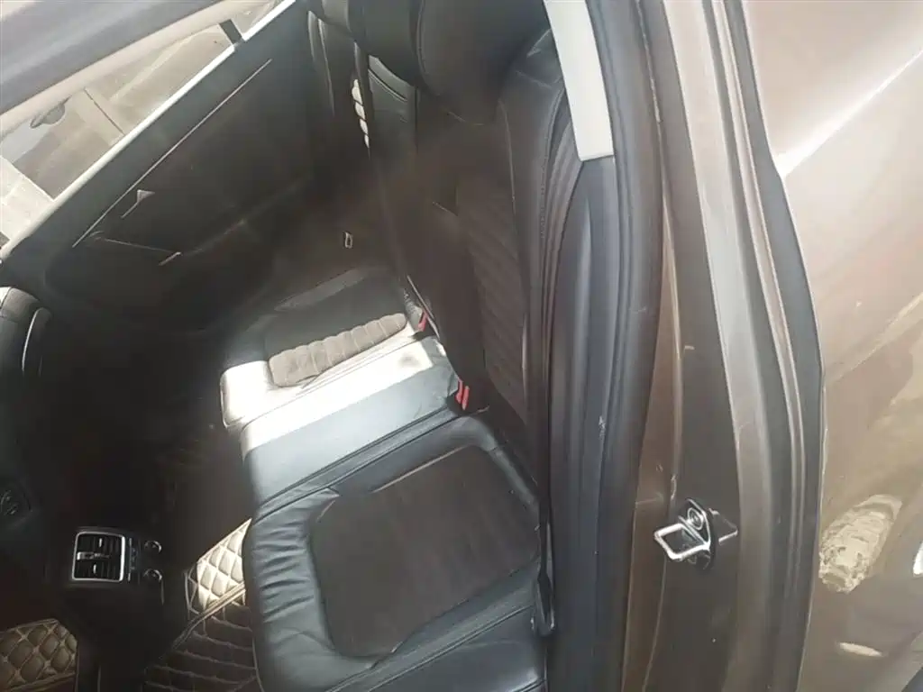 Volkswagen Magotan 2015 Facelift 1.8TSI Premium фото 17