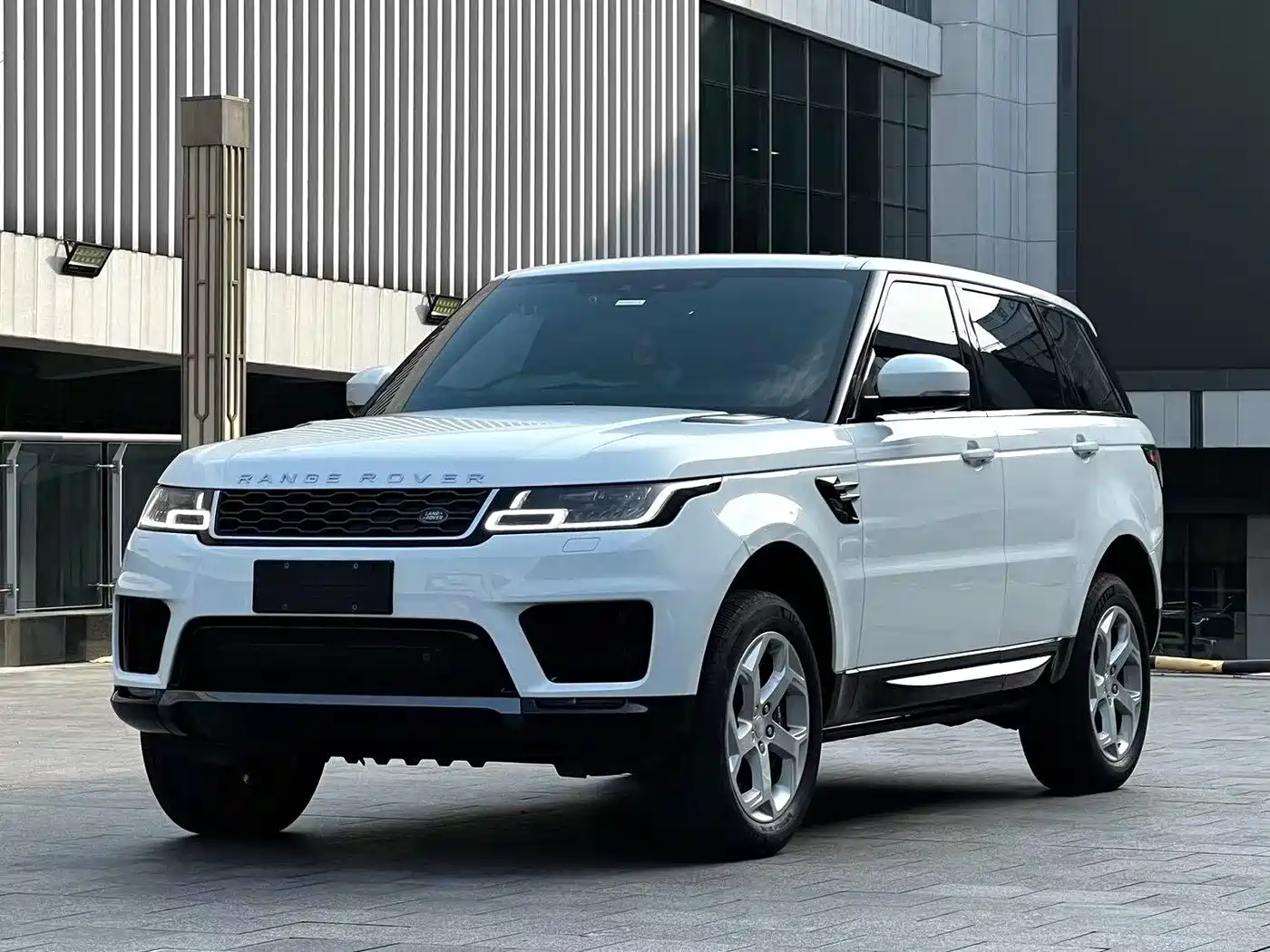 Land Rover Range Rover Sport PHEV 2019 2018 Model P400e