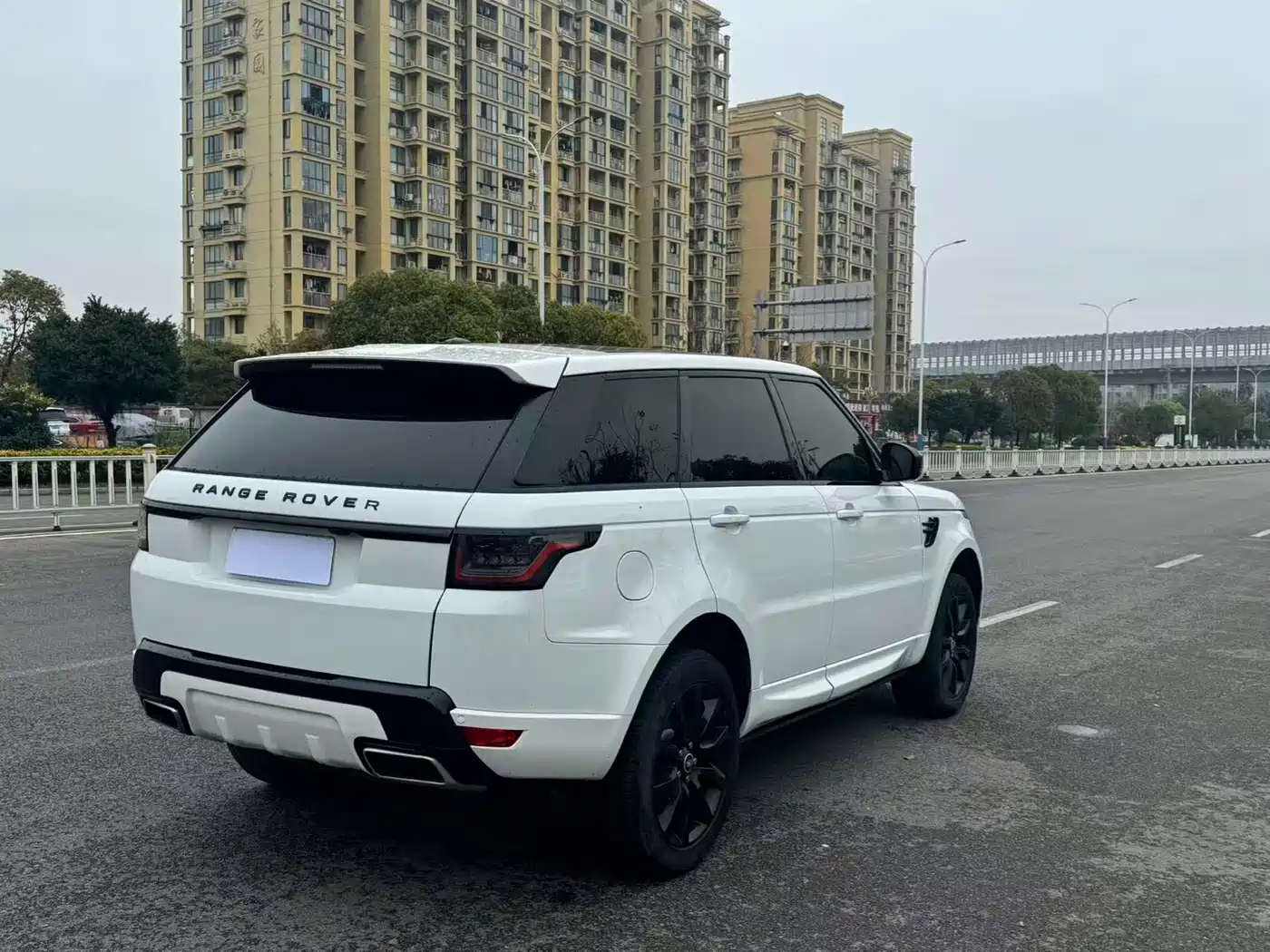 Land Rover Range Rover Sport 2015 3.0 SC V6 HSE фото 6