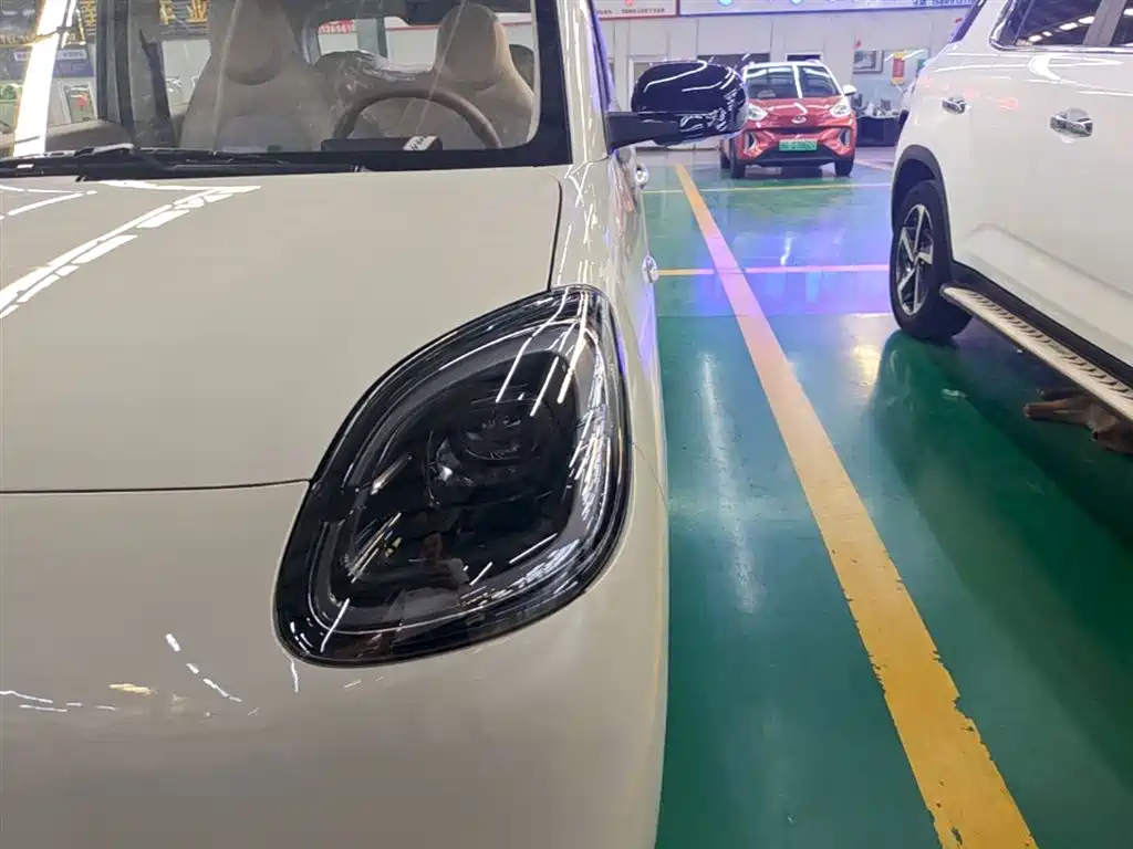 Wuling Motors Hongguang MINIEV 2026 2025 4-Door Advanced