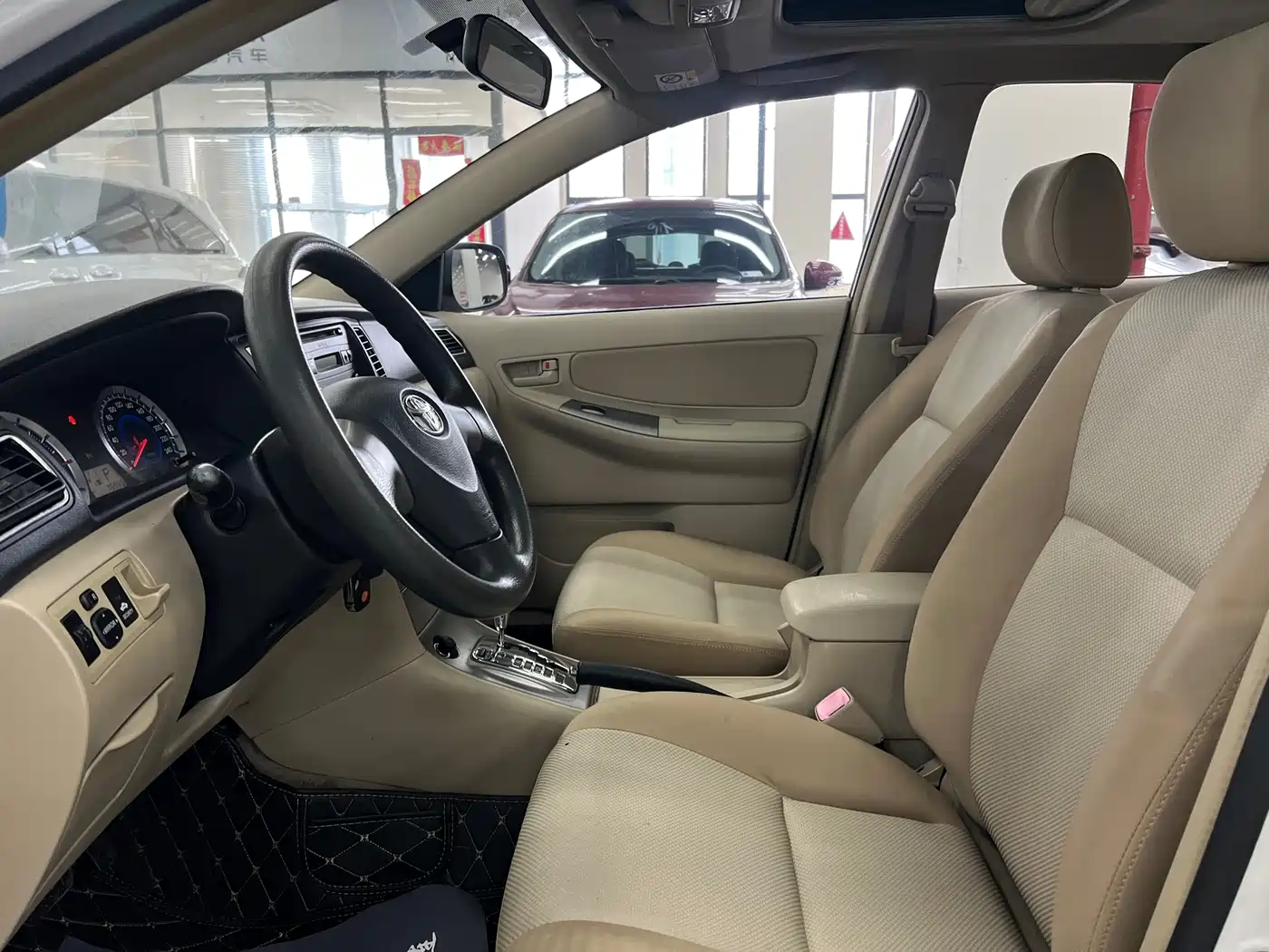 Toyota Corolla 2013 1.6L Automatic Luxury фото 11