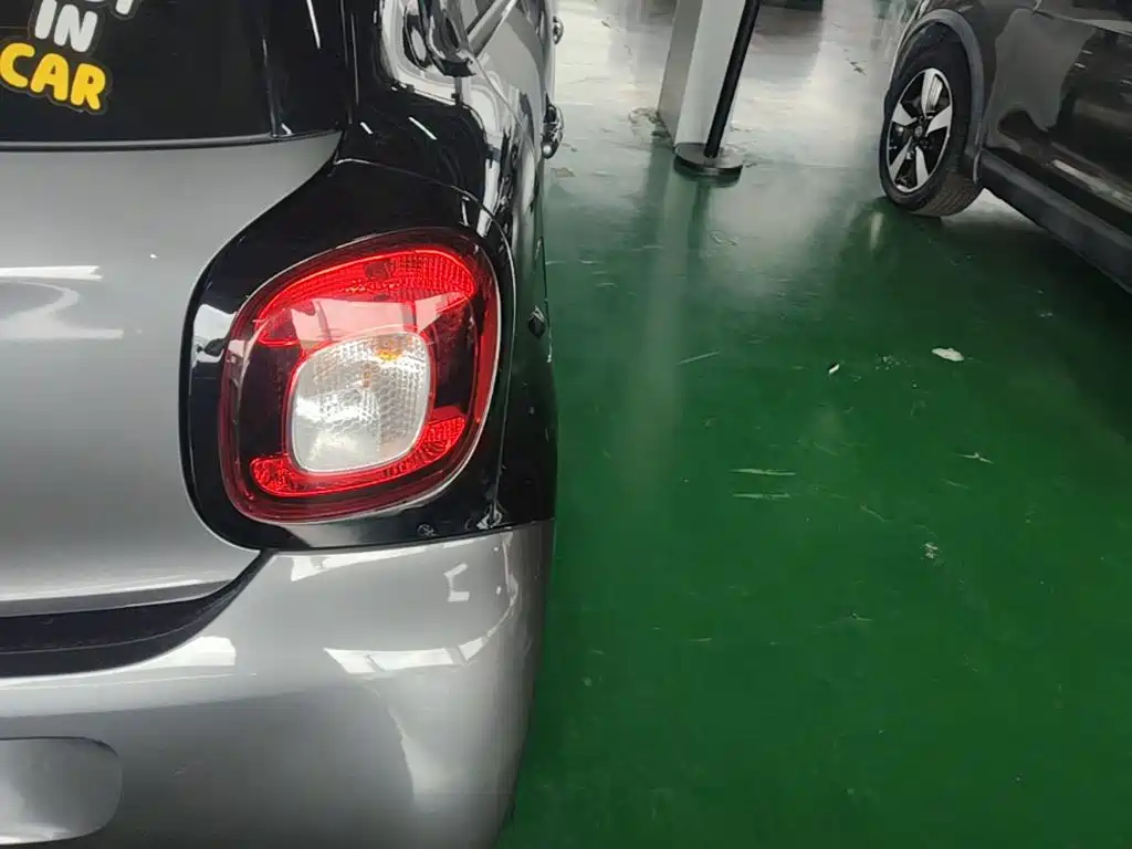 smart forfour 2018 2018 1.0L 52kW Passion Edition