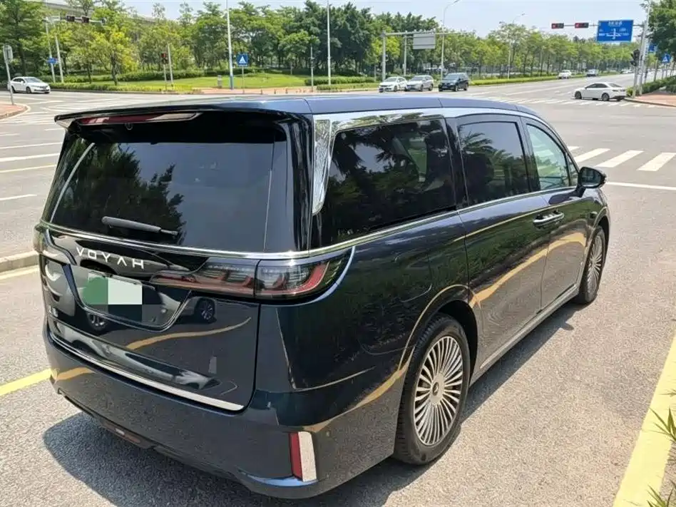 Voyah Auto Voyah Dreamer 2025 PHEV 4WD Kunpeng Premium Edition фото 4