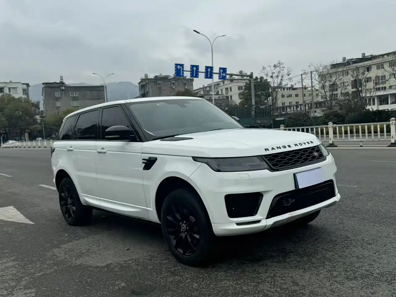 Land Rover Range Rover Sport 2015 3.0 SC V6 HSE фото 3