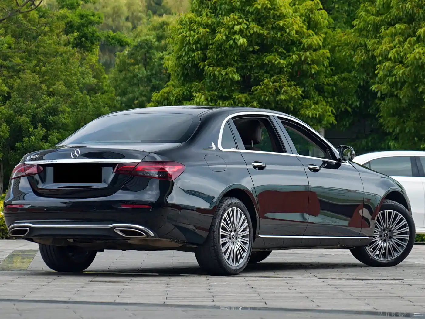 Mercedes-Benz E-Class 2023 E 300 L Fashion фото 3