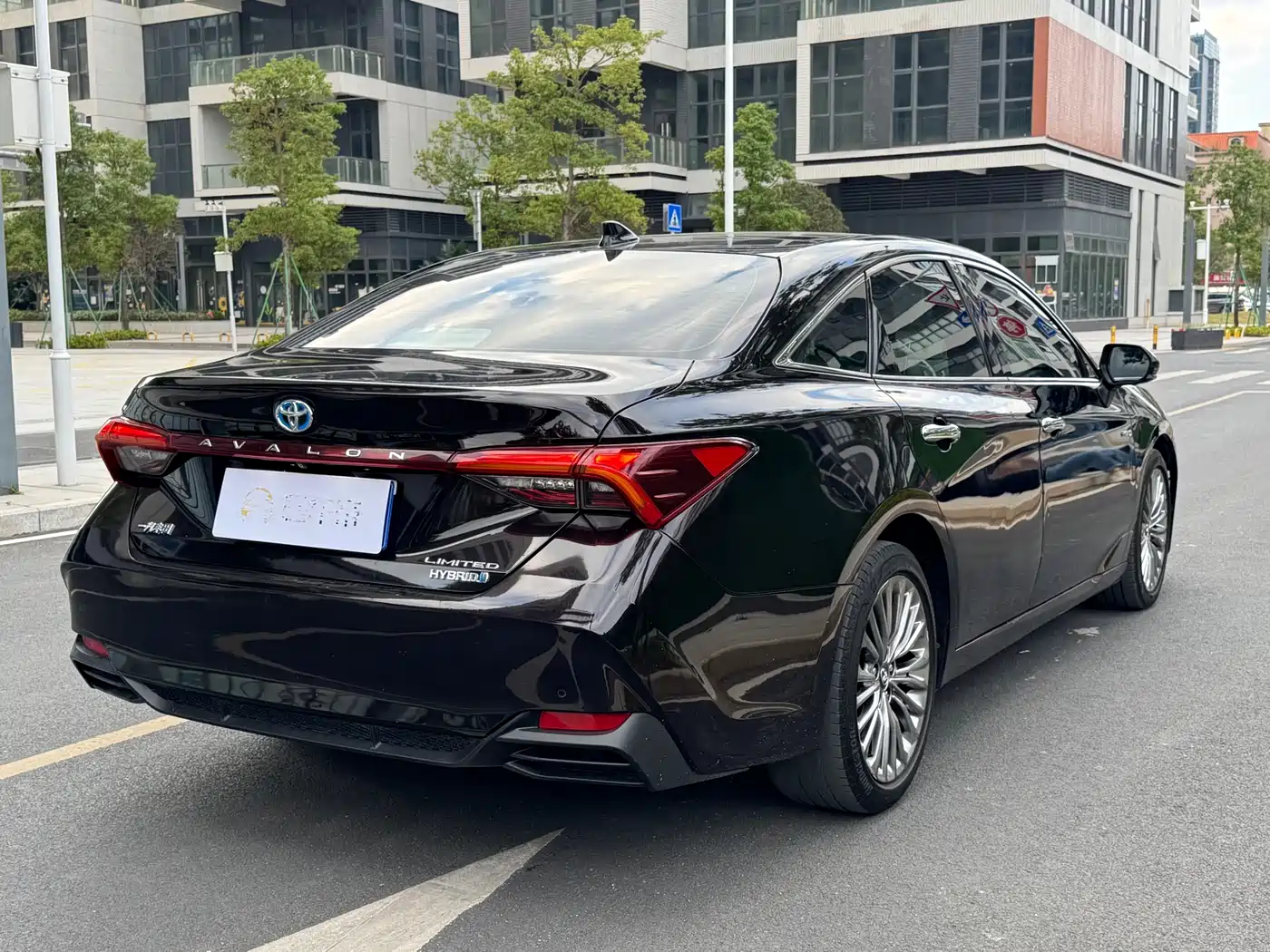 Toyota Avalon 2019 Hybrid 2.5L Limited Flagship Version China V фото 8