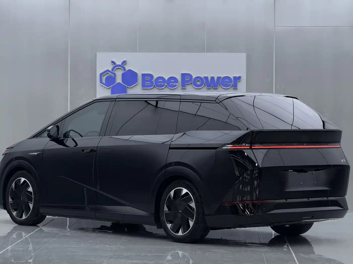 XIAOPENG X9