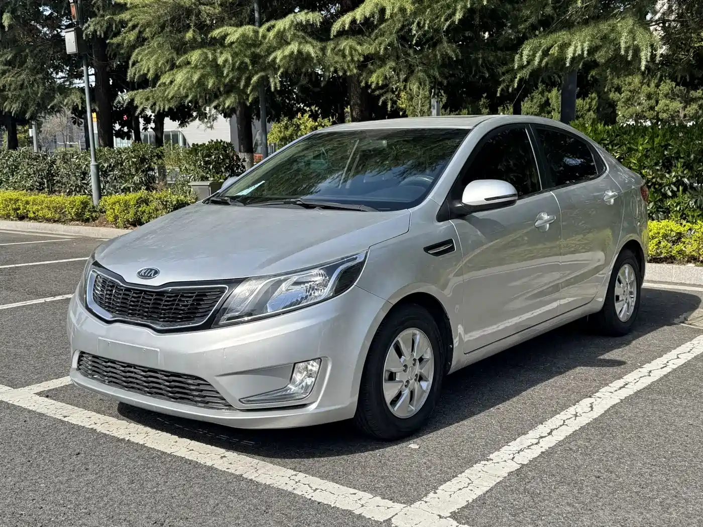 Kia K2 2011 Sedan 1.4L AT Premium ECO