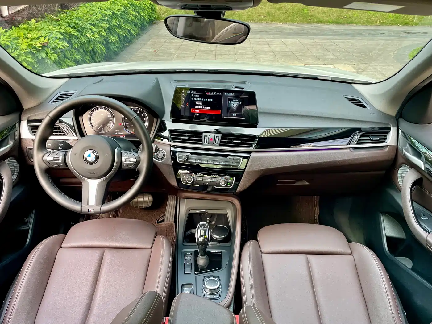 BMW X1 2022 sDrive25Li Leading фото 11