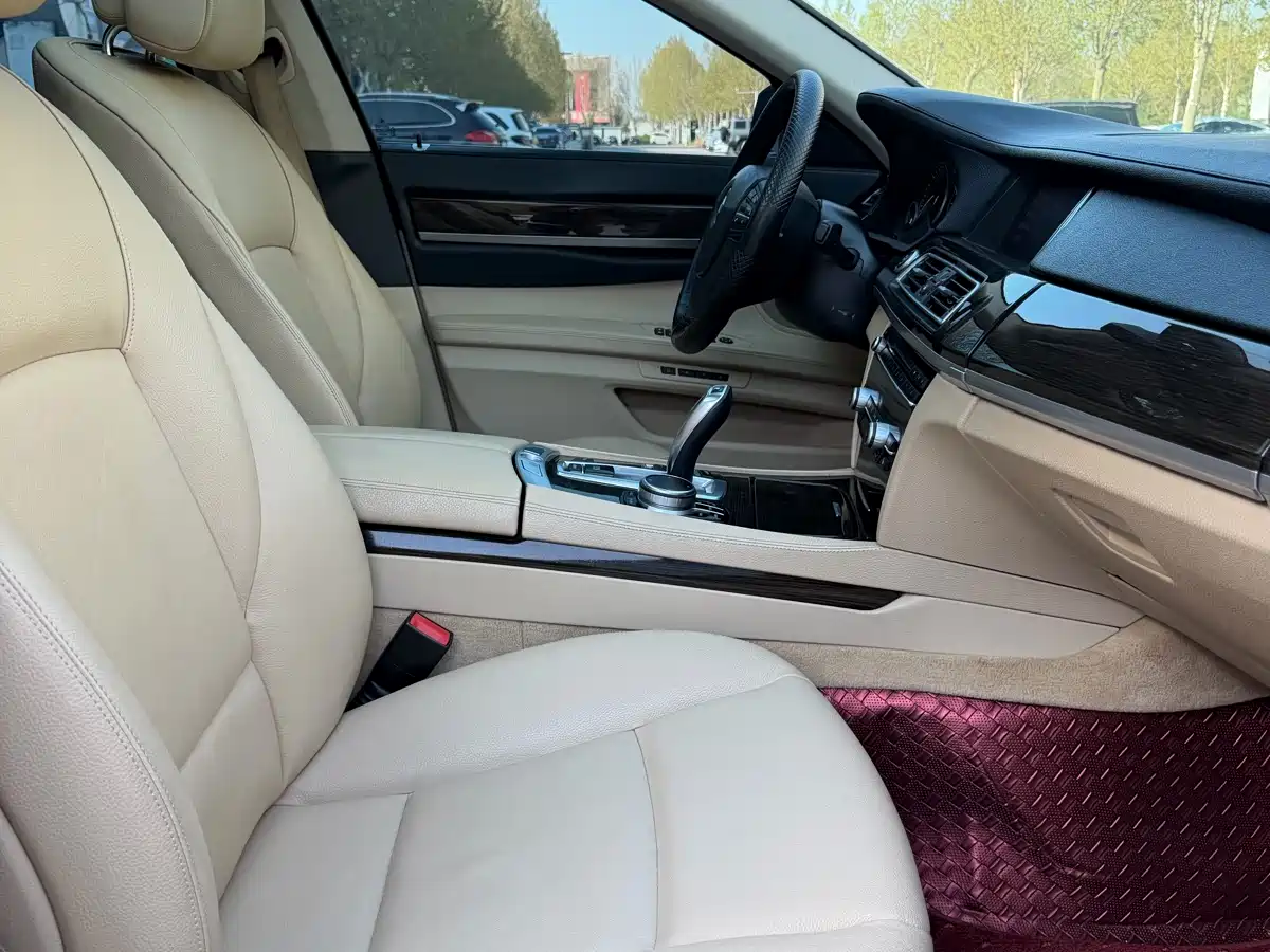 BMW 7 Series 2011 730Li Elegance фото 10