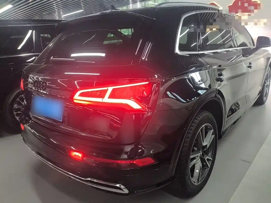 Audi Q5L 2020 Facelift 40 TFSI Honor Fashion фото 7