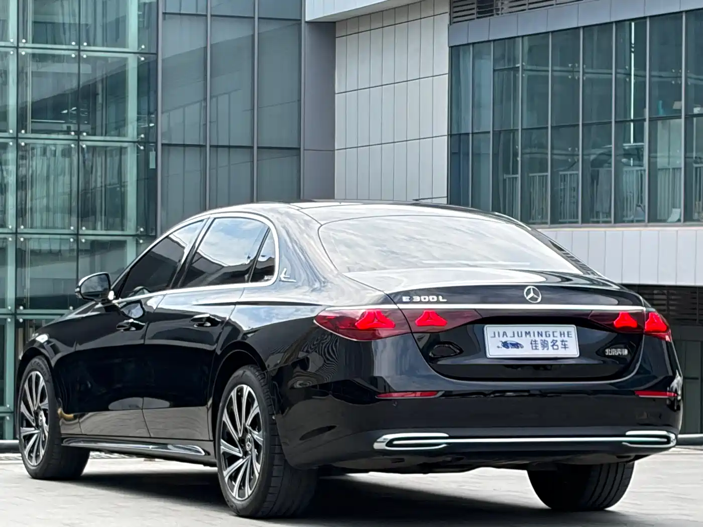 Mercedes-Benz E-Class 2025 E 300 L Luxury фото 5