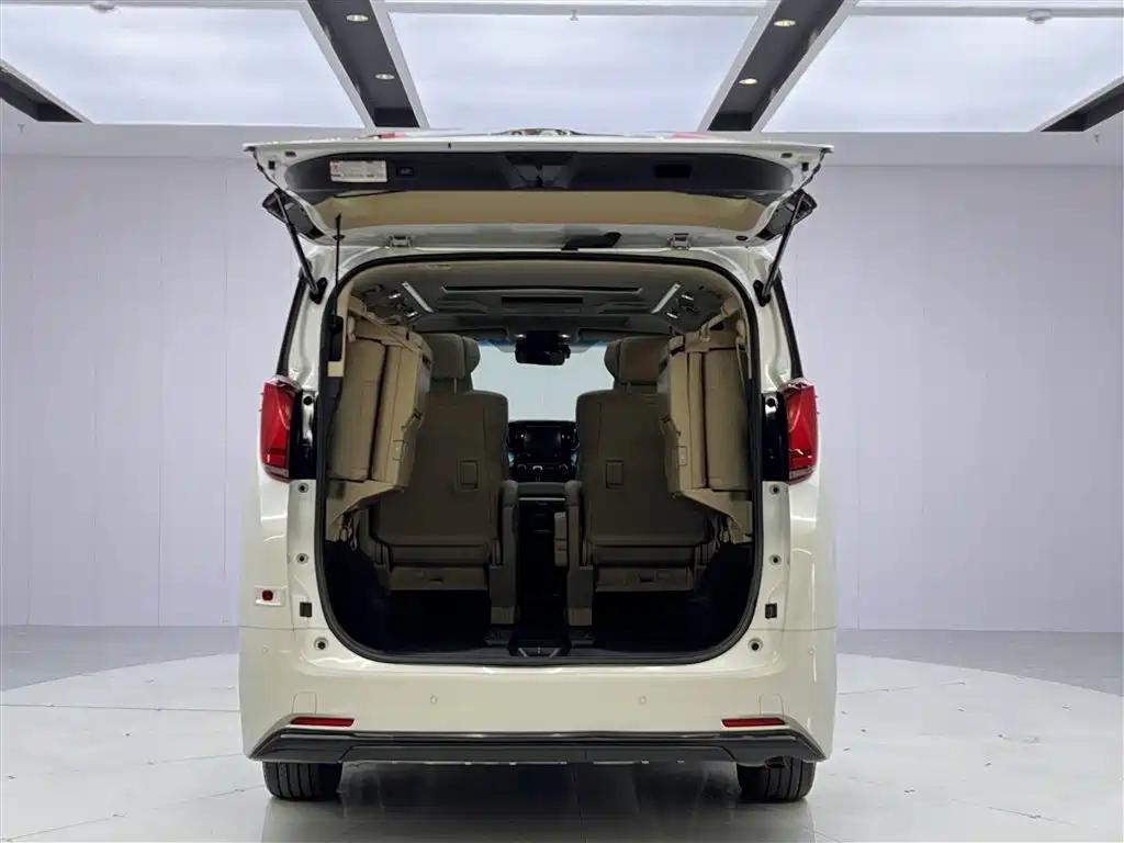 Toyota Alphard 2019 Hybrid 2.5L Luxury фото 13