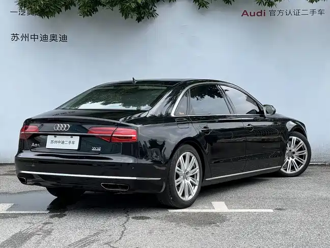 Фото 4 - Audi A8