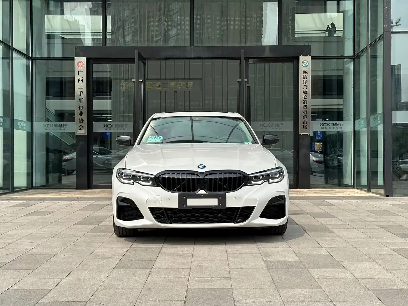 BMW 3 Series 2020 325Li M Sport Black Night Package фото 2