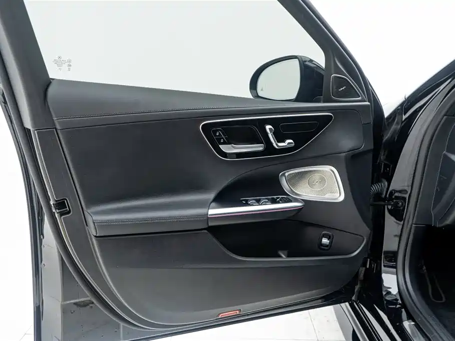 Mercedes-Benz C-Class 2024 Facelift III C 260 L Night Sport Edition фото 12