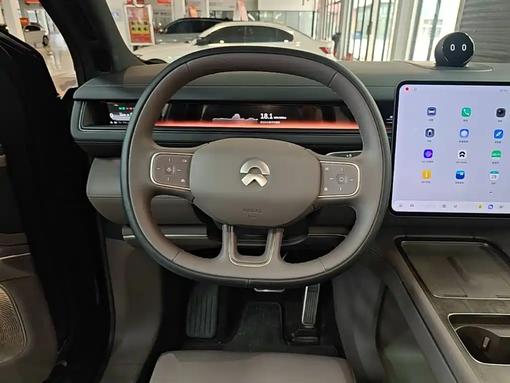 NIO ES8 2026 2025 Model 6-Seat Executive Luxury Edition