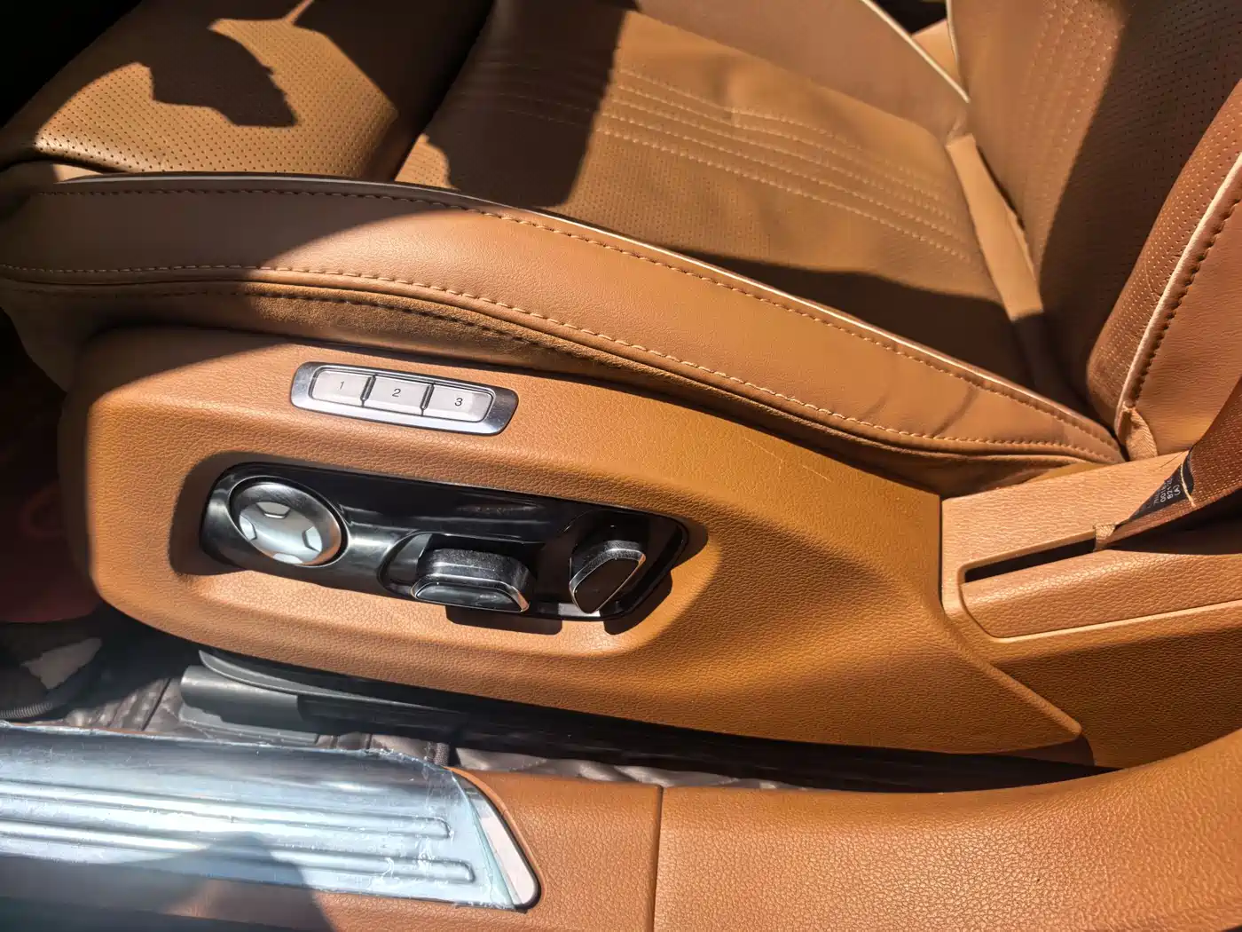 Hongqi H9 2020 2.0T Smart Connection Qi Chang Edition фото 11