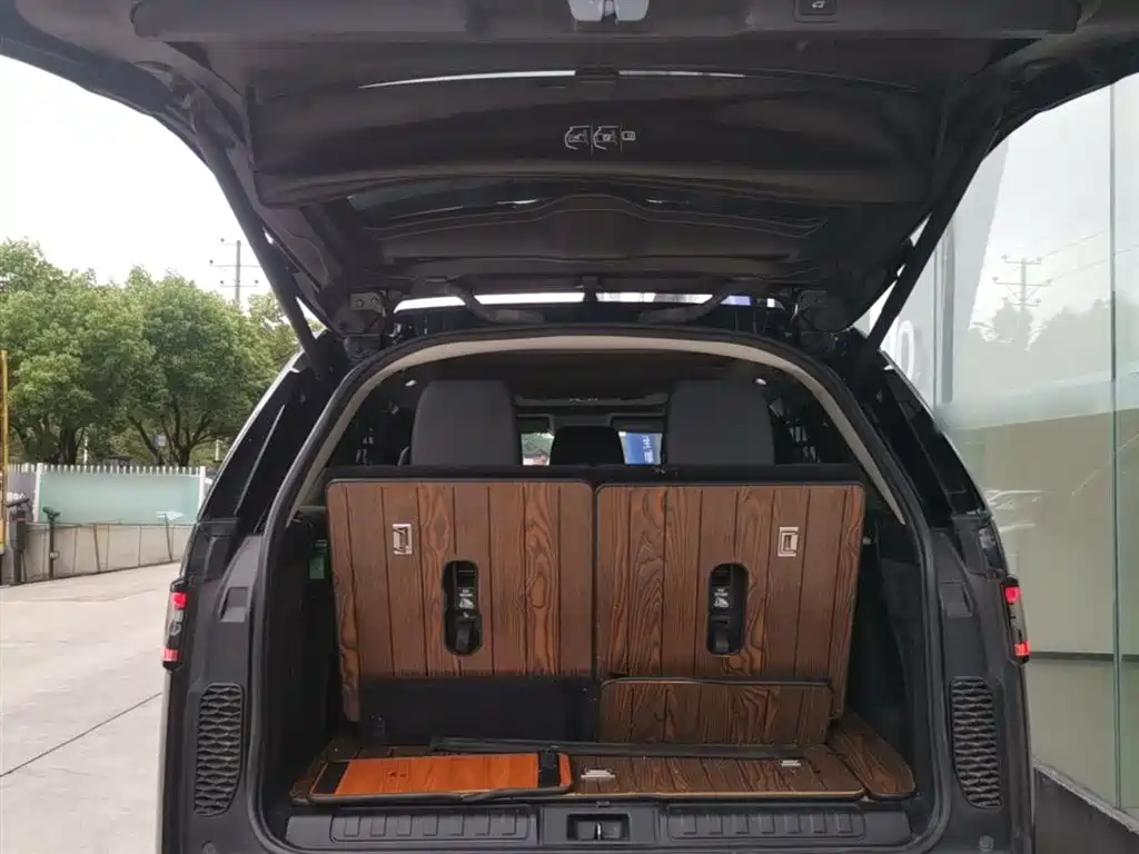 Land Rover Discovery 2020 2.0T SE фото 19