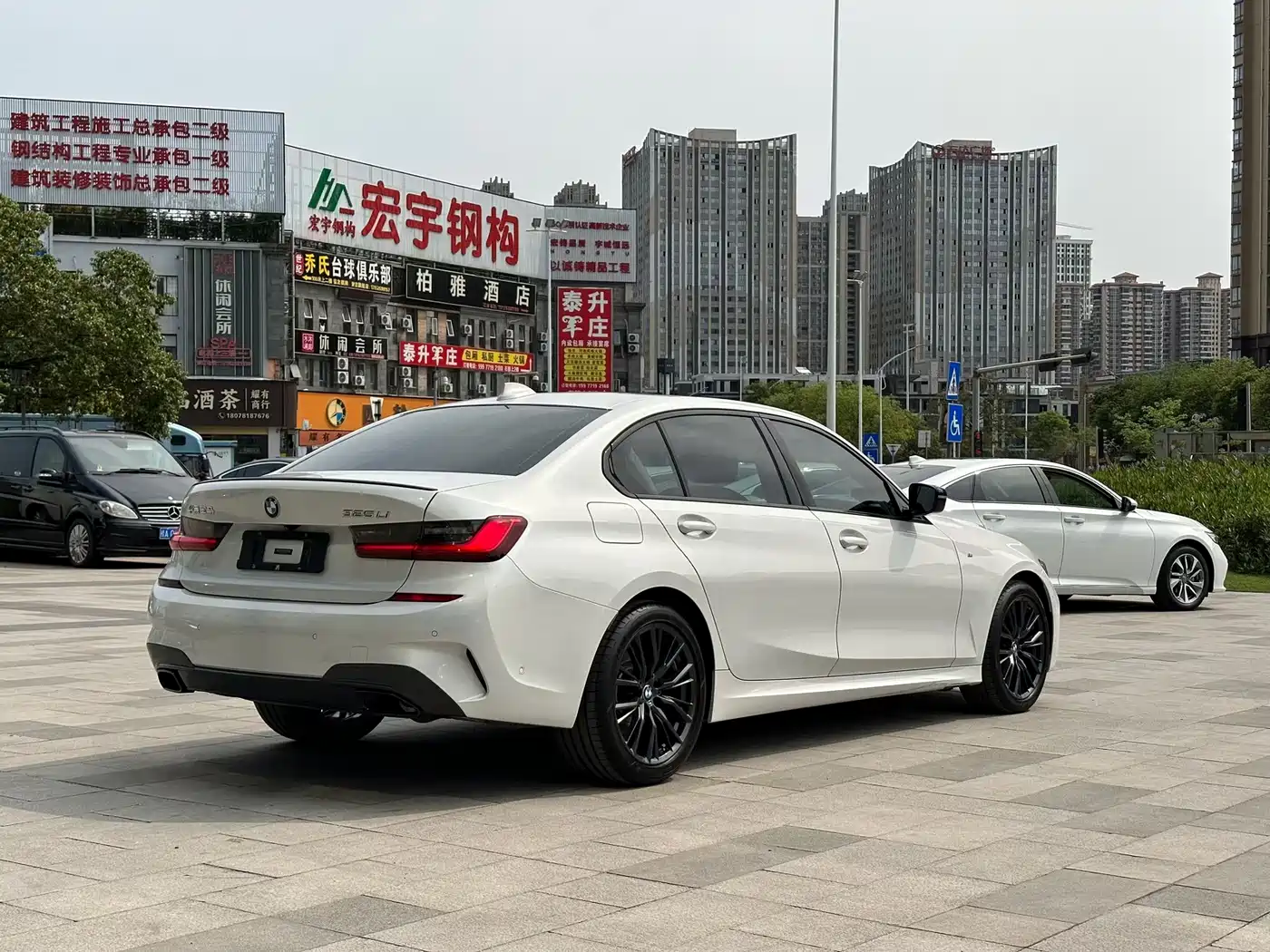 BMW 3 Series 2020 325Li M Sport Black Night Package фото 7