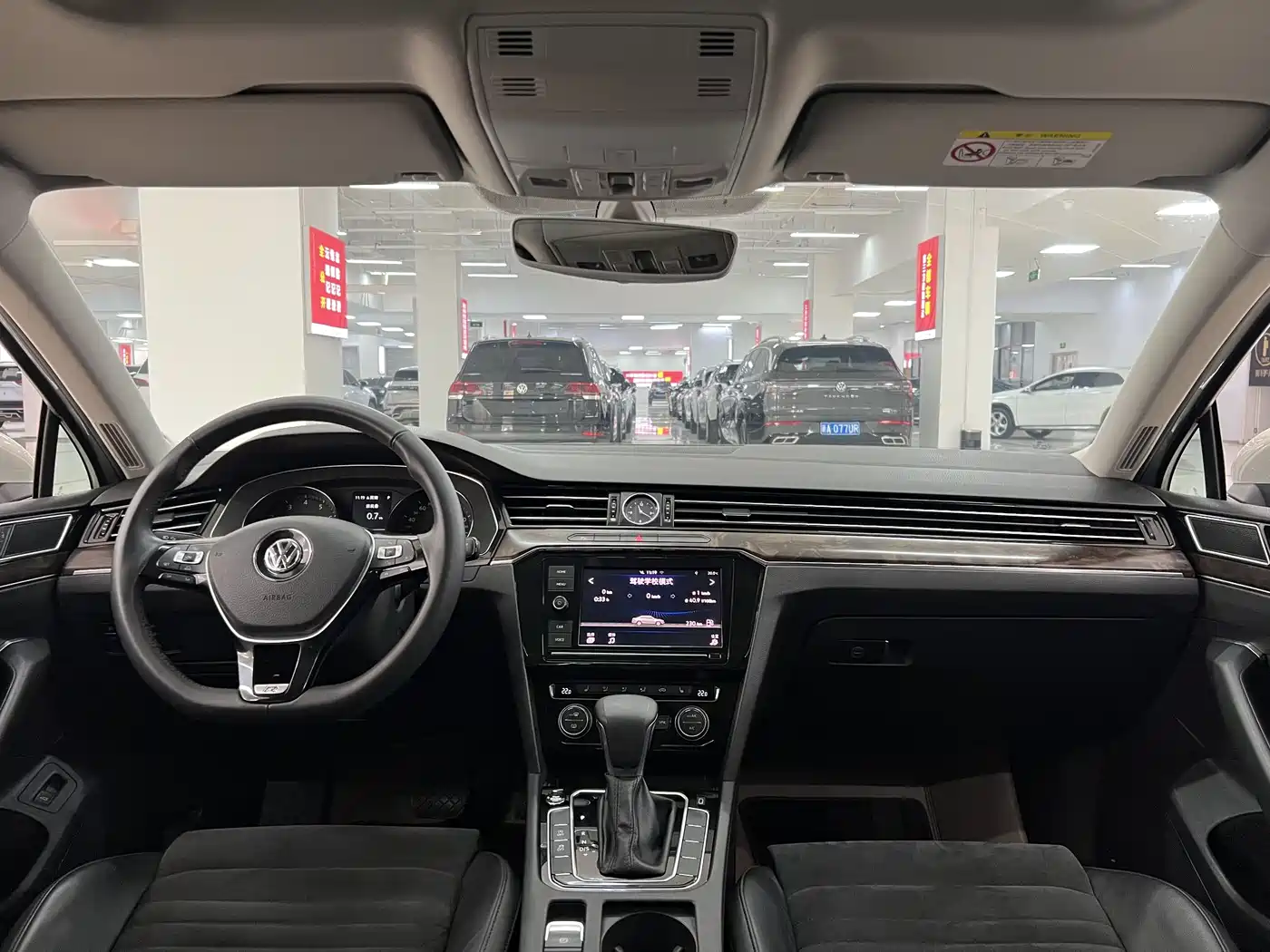Volkswagen Magotan 2017 330TSI DSG Luxury фото 8