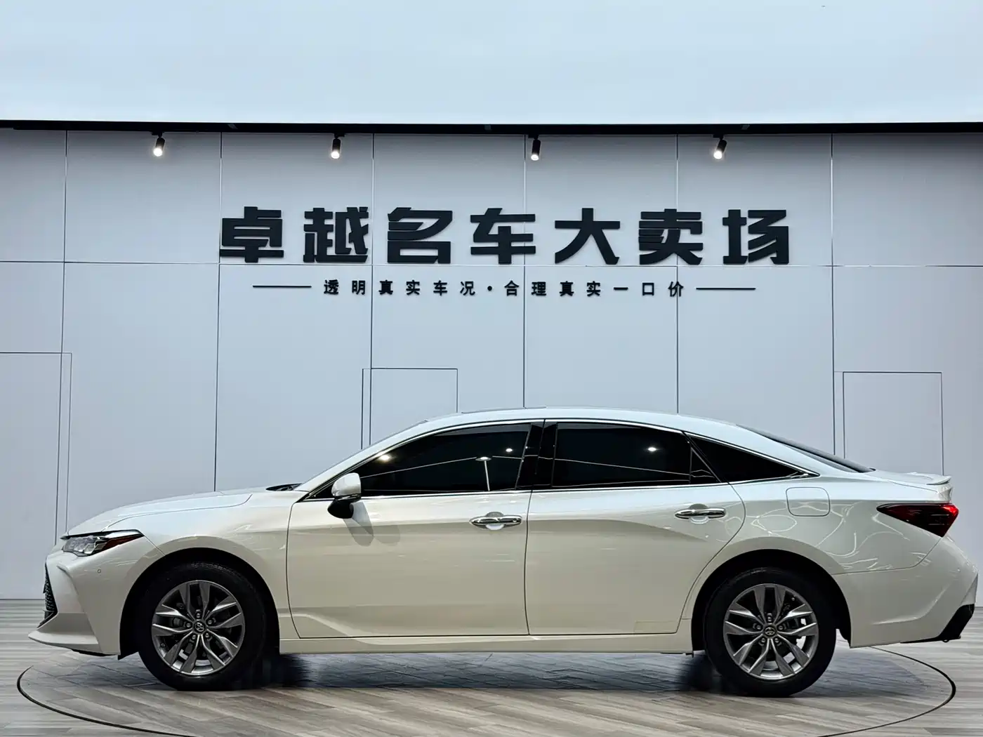 Toyota Avalon 2021 2.5L Luxury Edition фото 10