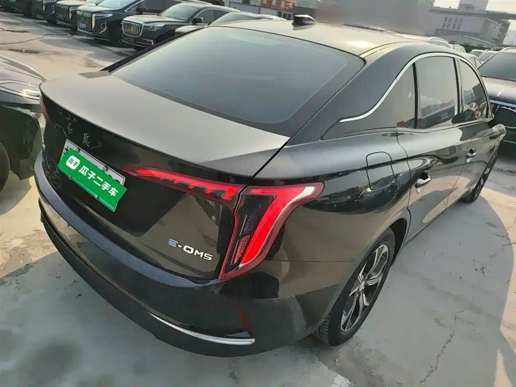 Hongqi E-QM5 2023 Facelift Basic Travel Edition фото 5