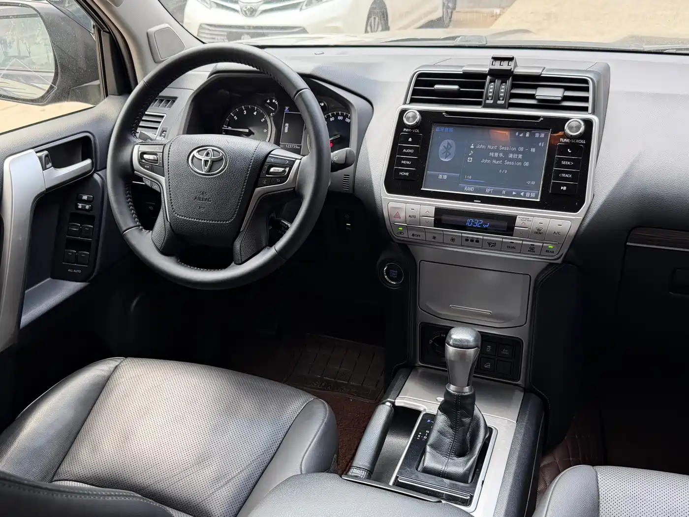 Toyota Prado 2018 3.5L Auto TX-L фото 16