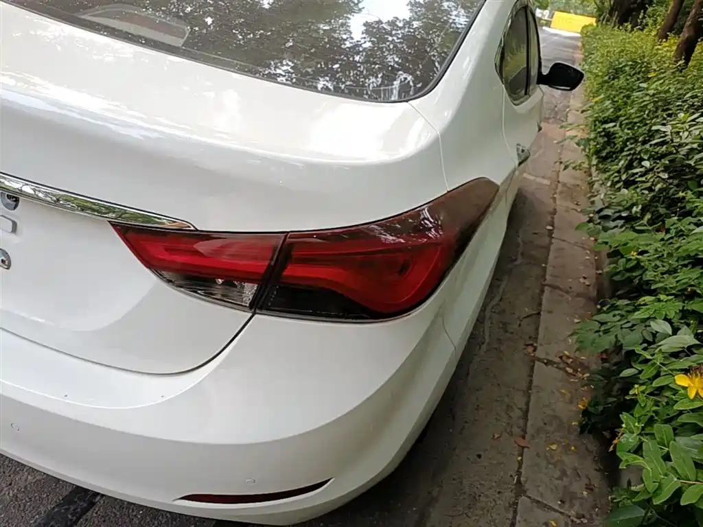 Hyundai Langdong 2016 1.6L Automatic Premium Edition фото 8