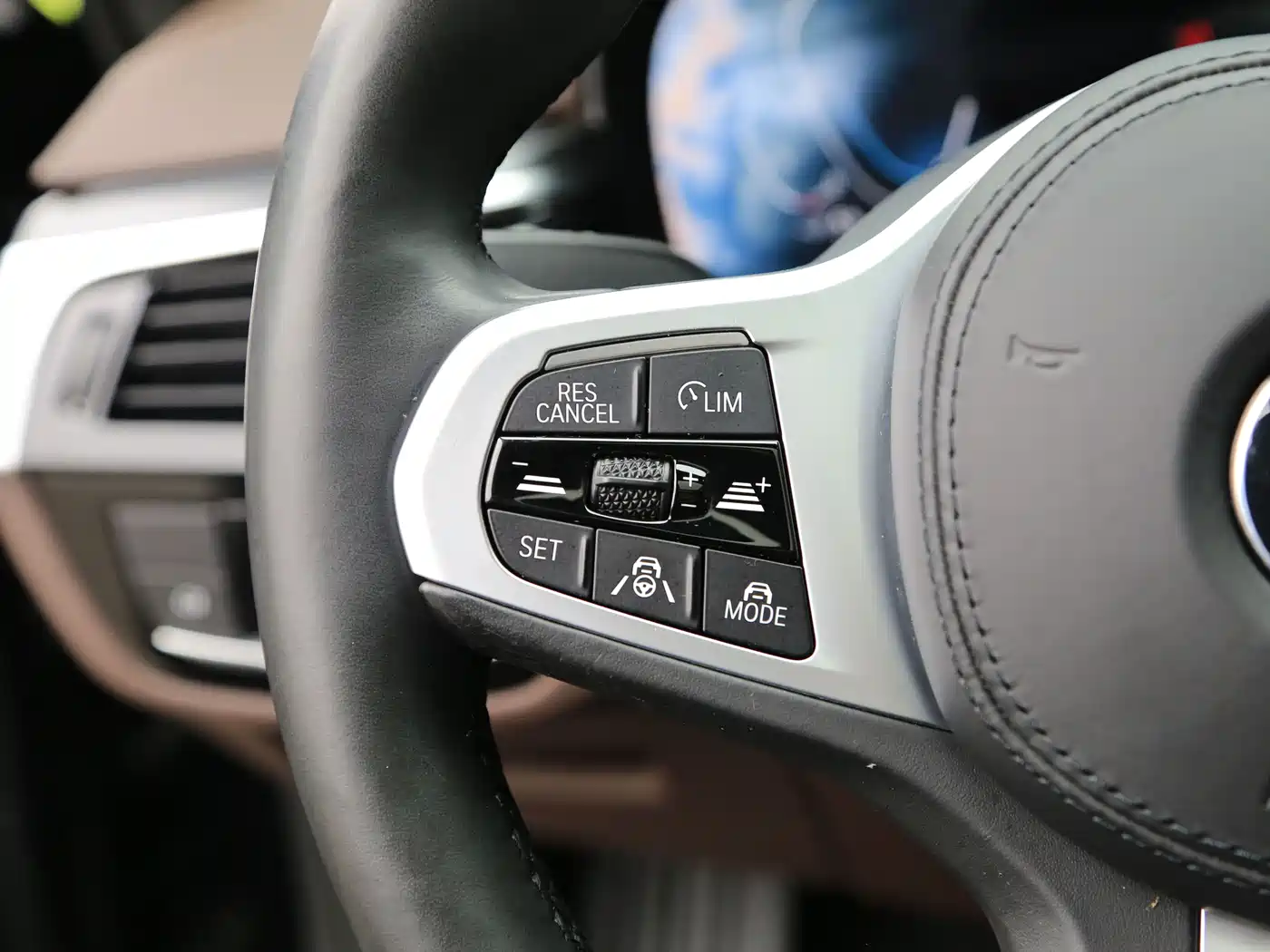 BMW 5 Series New Energy 2021 535Le Pioneer Edition M Sport Package фото 16